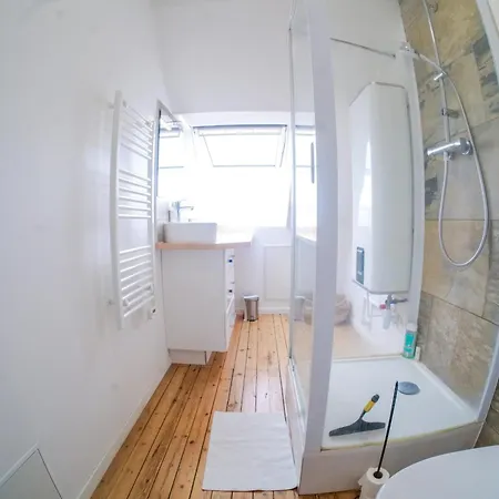 Apartment Tres Lumineux - Vue Sur La - 4 Personnes Angers